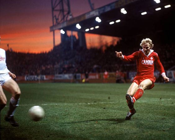 Götterdämmerung in der Pfalz: Der Herbstmeister aus Kaiserslautern fiel vom Platz an der Sonne und der HSV sicherte sich die Meisterschaft 1979.