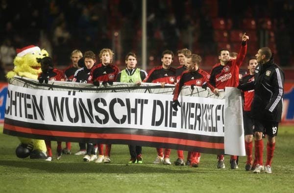 Die Rückkehr Vizekusens: Nach überragender Vorrunde scheitert Bayer Leverkusen und Deutscher Meister 2010 wird der FC Bayern.