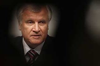CSU-Chef Horst Seehofer fahndet nach einem Maulwurf in den eigenen Reihen