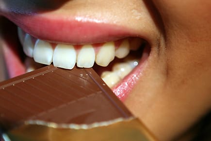 Abnehm-Tipp aus der Wissenschaft: Schokoriegel nicht naschen, sondern nur daran denken