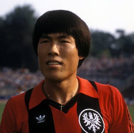 Bum-Kun Cha: Der Südkoreaner machte sich vor allem im Dress der Frankfurter Eintracht einen Namen als eiskalter Vollstrecker. Der Vater des späteren Bundesliga-Profis Du-Ri erzielte 95 Tore und steht somit auf Platz fünf.