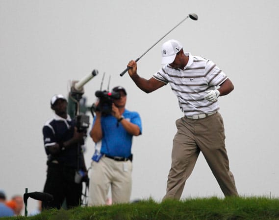 Am Ende eines turbulenten Jahres hatte Tiger Woods öfter Grund sich zu ärgern. Der Negativhöhepunkt aus sportlicher Sicht: Er beendete 2010 ohne einen einzigen Sieg.