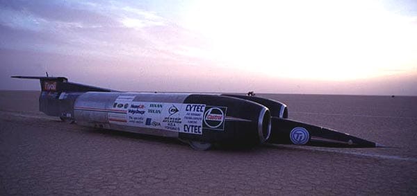Echte Rekorde stellt man in der Wüste von Jordanien auf - z.B. in diesem Thrust SSC, einem raketenbetriebenen Fahrzeug