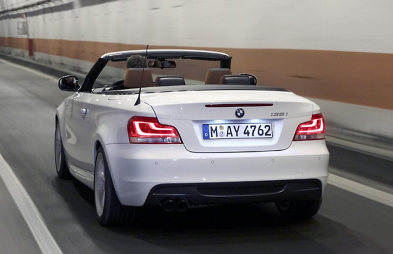 Auto-Neuheiten 2011: BMW 1er Coupé und Cabrio bekommen ein marginales Facelift.