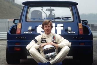 Walter Röhrl ist einer der besten Rallye-Piloten der Geschichte. "Bester Rallye-Fahrer aller Zeiten" ist nur ein Synonym für den Deutschen. 1980 wurde er im Fiat Weltmeister, '82 im Opel. Röhrl nimmt heute hin und wieder an historischen Rennveranstaltungen teil.