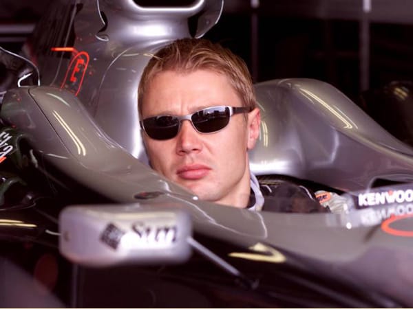 Mika Häkkinen fuhr zwischen 1991 und 2001 in der Formel 1. Als Rivale von Michael Schumacher gewann er 1998 und '99 den Weltmeistertitel für McLaren-Mercedes. Für die Marke mit dem Stern trat der Finne von 2005 bis 2007 in den Deutschen Tourenwagen-Masters an.