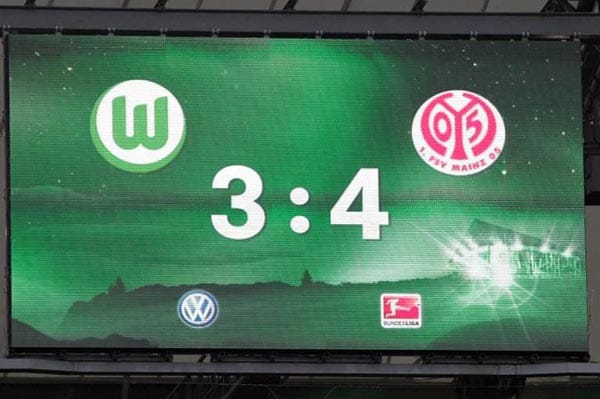 Wolfsburg zum Dritten: Gegen den FSV Mainz führen Diego und Co. nach 30 Minuten bereits mit 3:0. Doch die nimmermüden Gäste drehen die Partie. Nach 90 Minuten steht es 3:4.