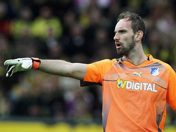 Wer braucht Timo Hildebrand, wenn er einen Tom Starke fürs Tor hat. Der Hoffenheim-Keeper hat in seiner Karriere niemals mehr als 450.000 Euro gekostet und kam ablösefrei vom MSV Duisburg. Wer ihn heute haben will, müsste schon über zwei Millionen Euro auf den Tisch legen.