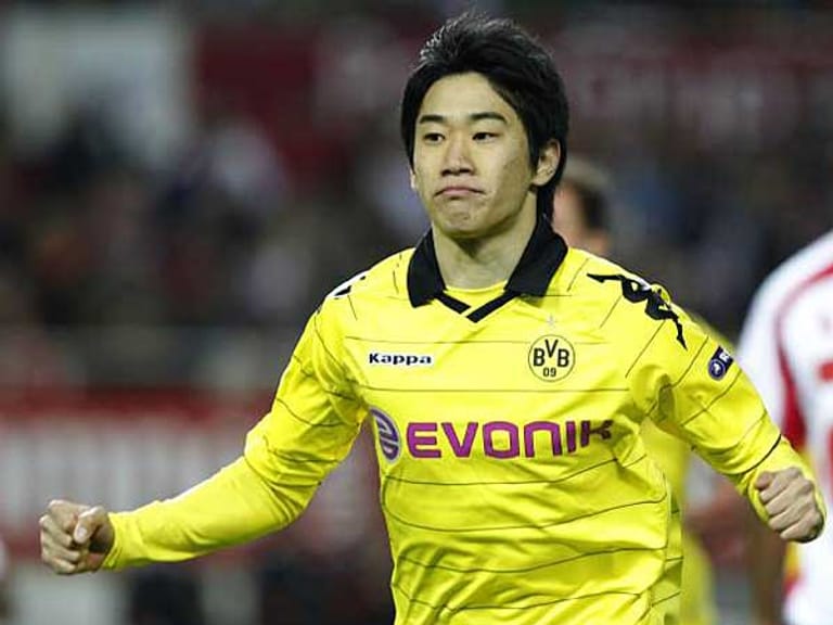 Vielleicht der Spieler der Hinrunde: Shinji Kagawa von Spitzenreiter Borussia Dortmund. Die Scouts der Schwarz-Gelben entdeckten das Offensivtalent beim japanischen Zweitligisten Cerezo Ozaka und schlugen für 350.000 Euro Ablöse zu. Heute ist Kagawa bestimmt das fünfzehnfache wert.