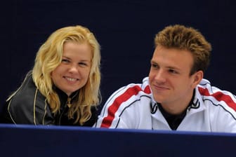 Britta Steffen und Paul Biedermann sind seit einem Jahr ein Paar. Die beiden Schwimm-Superstars gaben ihre Liebe öffentlich bekannt und scheinen sich durch gemeinsame Interessen gut zu verstehen.