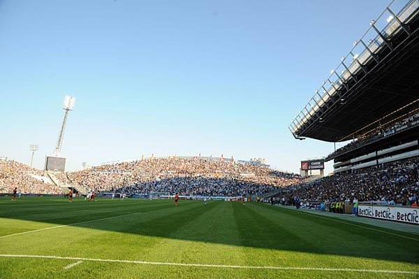 10. Platz: Velodrome, Marseille. Schnitt: 51.389 Zuschauer. Interessante Architektur und stets gut gefüllt - das Stadion von Olympique Marseille.