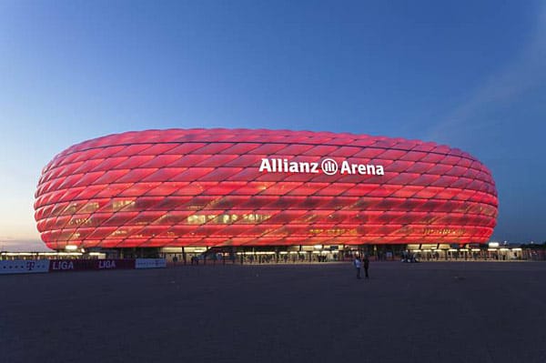 5. Platz: Allianz-Arena, München. Schnitt: 69.000 Zuschauer. Eine imposante Erscheinung und regelmäßig ausverkauft, wenn die Bayern spielen.