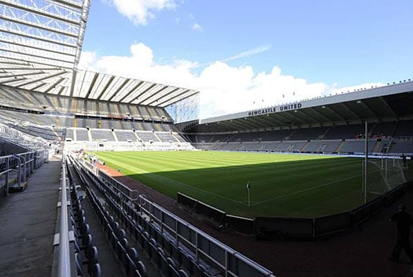 13. Platz: St. James Park, Newcastle. Schnitt: 46.548 Zuschauer. In Newcastle kommen die Fans in guten wie in schlechten Zeiten. Momentan können sie Premier-League-Fußball bewundern.