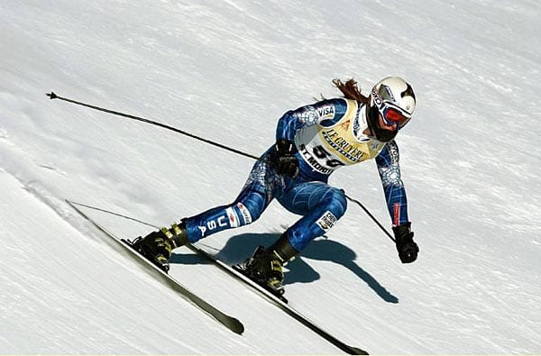 Lindsey Vonn - damals noch unter ihrem Mädchennamen Kildow - steigt in der selben Saison in den alpinen Weltcup ein, ebenfalls im Alter von 16 Jahren.