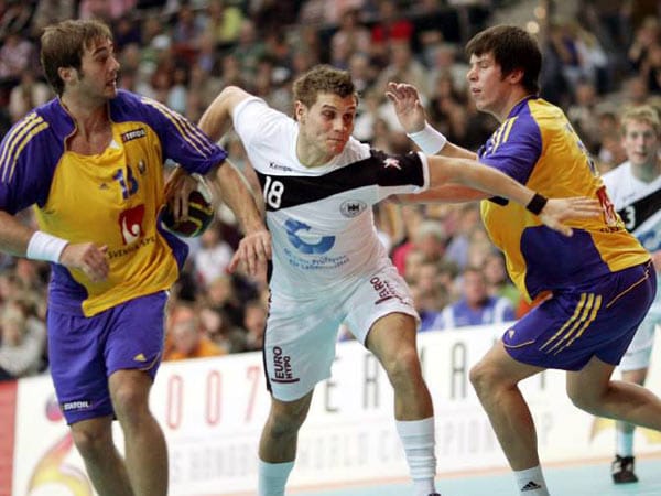 2006 erreicht Kraus mit Göppingen das EHF-Pokal-Finale und spielt seine erste EM: Das DHB-Team wird Fünfter.