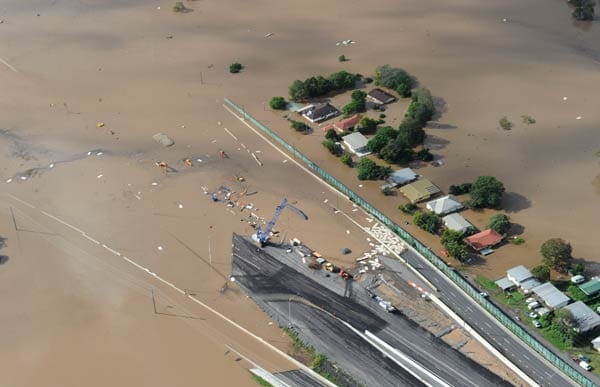 Flutkatastrophe: Besonders schlimm ist die Lage nach wie vor im Bundesstaat Queensland: Dort hat das Hochwasser insbesondere zahlreiche Vororte der Millionenmetropole Brisbane fest im Griff.
