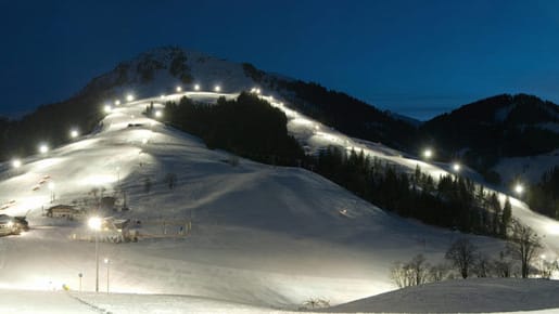 Skifahren in der Nacht hat seinen ganz besonderen Reiz.