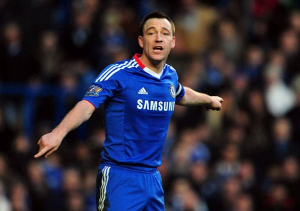 Platz 9.: John Terry gibt für 9 Millionen Euro Gehalt bei Chelsea London seine Anweisungen.