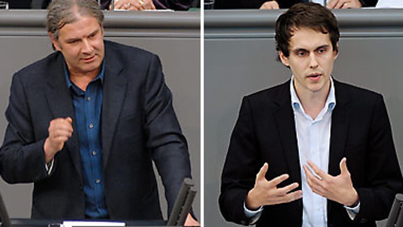 Die Krawatten-Verweigerer Sven-Christian Kindler (rechts) und Andrej Hunko sorgen für Trubel im Bundestag