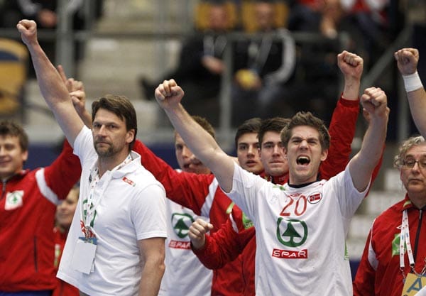 Ehre wem Ehre gebührt: Die ungarische Mannschaft jubelt über den Sieg gegen Deutschland.