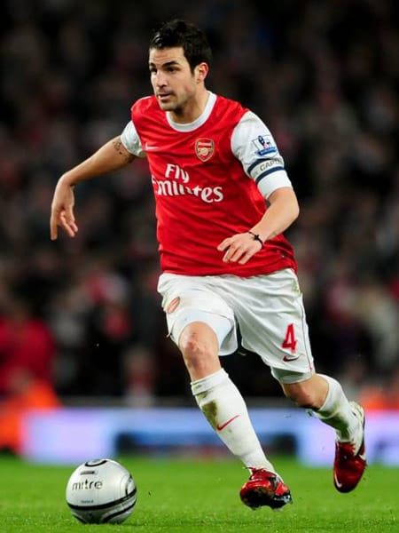 FC Arsenal: Und zu guter letzt ein Spieler, der beim FC Barcelona ausgebildet worden ist, in England zu den Besten seines Fachs gehört, eigentlich aber wieder im Camp Nou spielen will. Cesc Fabregas soll Barcelonas Sechser-Sammlung bald komplettieren. FC Arsenal: Und zu guter letzt ein Spieler, der beim FC Barcelona ausgebildet worden ist, in England zu den Besten seines Fachs gehört, eigentlich aber wieder im Camp Nou spielen will. Cesc Fabregas soll Barcelonas Sechser-Sammlung bald komplettieren.