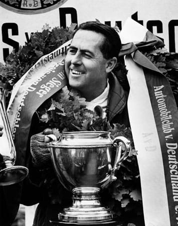 Jack Brabham ist geanu wie Michael Schumacher gelernter Kfz-Mechaniker. In der Formel 1 war er für die Teams Cooper, Maserati, Lotus und seinen eigenen Rennstall Brabham unterwegs. 1959, '60 und '66 gewann der Australier die Weltmeisterschaft. Bei seinen Teams war er maßgeblich an der Konstruktion der Boliden beteiligt.