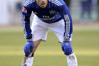 So gerne wäre Ruud van Nistelrooy dem Ruf seines ehemaligen Arbeitgebers Real Madrid gefolgt. Doch der Hamburger SV ließ seinen Stürmerstar nicht ziehen. Dabei hätte der 34-jährige Niederländer seine schillernde Karriere gerne auf höchstem Niveau ausklingen lassen.
