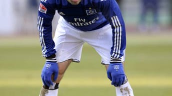 So gerne wäre Ruud van Nistelrooy dem Ruf seines ehemaligen Arbeitgebers Real Madrid gefolgt. Doch der Hamburger SV ließ seinen Stürmerstar nicht ziehen. Dabei hätte der 34-jährige Niederländer seine schillernde Karriere gerne auf höchstem Niveau ausklingen lassen.