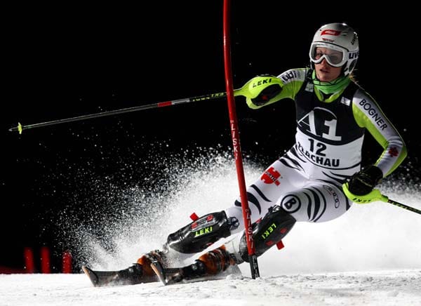 Slalom-Spezialistin Christina Geiger feiert am 29. Dezember 2008 im österreichischen Semmering ihr Weltcup-Debüt. Sechs Tage später im kroatischen Zagreb liefert sie mit Rang 15 ihr erstes Ergebnis ab - und holt somit gleich im zweiten Anlauf Weltcup-Punkte. Zwei Jahre nach ihrem Semmering-Debüt steigt Geiger dort als Dritte erstmals aufs Podest.