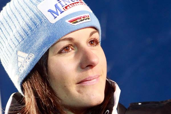 Kathrin Hölzl ist nicht das große Glamour-Girl der deutschen Ski-Mädels, aber schon in ihrem zehnten Jahr im Weltcup mit dabei. Diese Konstanz gipfelt im sensationellen WM-Gold in Val d'Isère 2009. Dies steht daheim in Garmisch-Partenkirchen für die 26-Jährige auf dem Spiel.