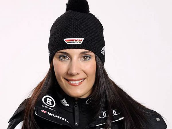 Als gebürtige Karlsruherin gehört Nina Perner zu den "Flachlandtirolern" in der Equipe des DSV. Die bald 25-Jährige begeht ihr Geburtstagsjubiläum am Tag des zweiten WM-Abfahrtstrainings der Damen in Garmisch: am 10. Februar. Sie aber ist Spezialistin für den Slalom.