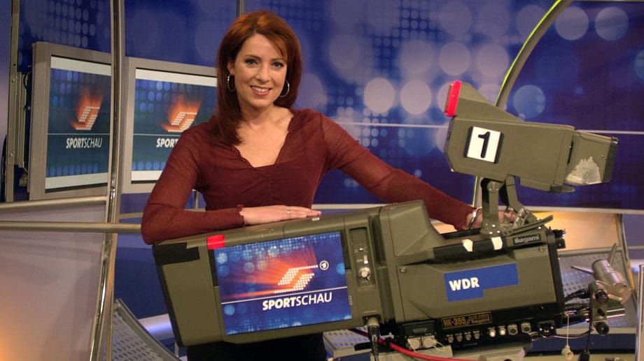 Monica Lierhaus war von 2004 bis 2009 Moderatorin bei der ARD. Sie präsentierte die Sportschau, war bei der Tour de France und bei Olympischen Spielen im Einsatz. Bei der Fußball-WM 2006 und der EM 2008 berichtete Lierhaus von der deutschen Fußballnationalmannschaft.