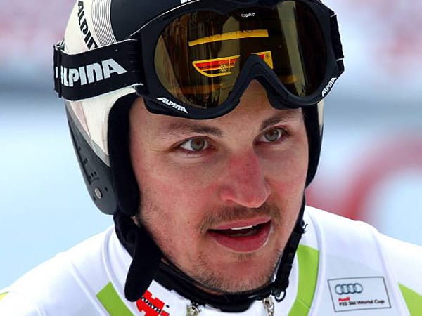 Insgesamt vier Platzierungen in den Weltcuppunkten - drei davon im WM-Winter - erbringen Tobias Stechert zwar nicht die geforderte Norm des DSV. Trotzdem darf der 25-Jährige in Garmisch-Partenkirchen mittun. Zu überschaubar ist das Angebot an Speed-Fahrern im Land - erst recht nach der Verletzung Stephan Kepplers.