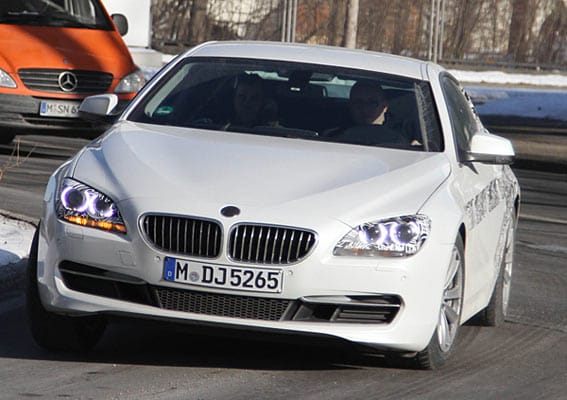 Fast ungetarnt zeigt sich das neue BMW 6er Coupé.