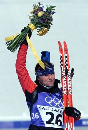 Die erste internationale Goldmedaille ist gleich die olympische: Andrea Henkel wird in Salt Lake City 2002 Olympiasiegerin im Einzelwettbewerb.