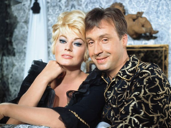 An der Seite von Anita Ekberg spielte er 1965 in "Das Liebeskarussell". An der Seite von Anita Ekberg spielte er 1965 in "Das Liebeskarussell".