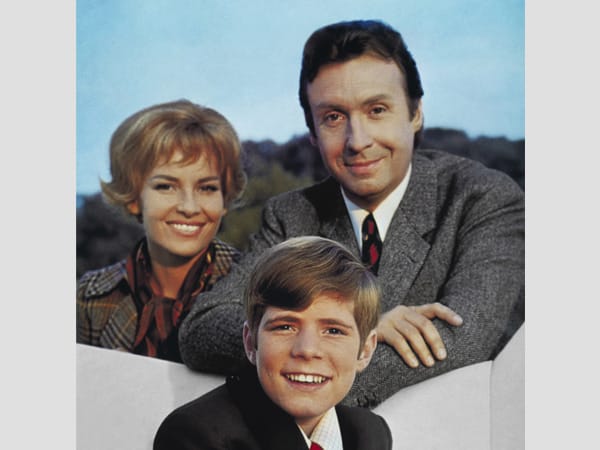 Sehr bekannt war auch der Film "Hurra, die Schule brennt" (1969) mit Peter Alexander und dem damaligen Kinderstar Heintje. Sehr bekannt war auch der Film "Hurra, die Schule brennt" (1969) mit Peter Alexander und dem damaligen Kinderstar Heintje.