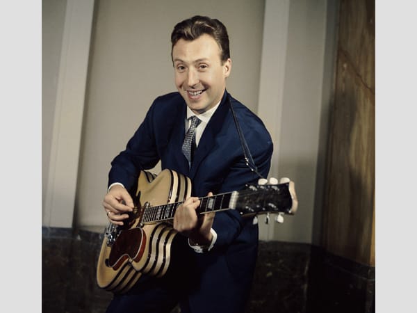 Ein Porträt von Peter Alexander aus dem Jahr 1959. Ein Porträt von Peter Alexander aus dem Jahr 1959.