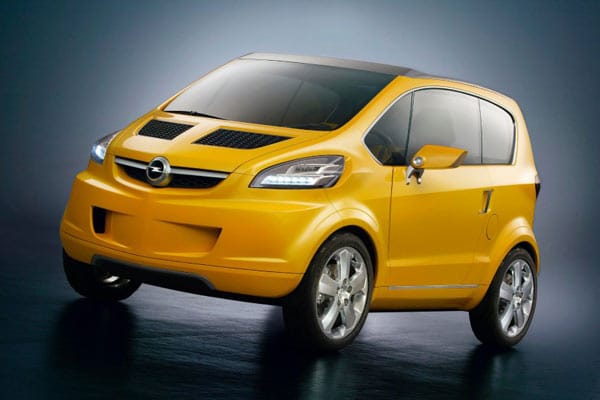 Opel Trixx: 2004 stellte Opel diesen ultrakompakten Viersitzer auf dem Autosalon in Genf vor. Das Auto mit dem variablen Innenraum (vier Sitzplätze oder ein Einsitzer mit 890 Liter Ladevolumen) und raffinierten Pantograf-Türen (einer Mischung aus Klapp- und Schiebetür) galt als zukunftsfähiges Konzept, wurde aber nie verwirklicht. Vermutlich wäre der Wagen zu teuer gewesen, doch ganz klar wurde nie, warum das Projekt gestoppt wurde.