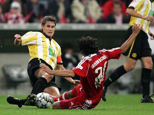Eine Schlüsselszene aus Dortmunder Sicht ist bis heute das brutale Foul von Hasan Salihamidzic gegen Sebastian Kehl im Jahr 2006. Der BVB-Kapitän findet nach dieser Verletzung erst Jahre später zu alter Form zurück.