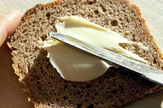 Ist Butter oder Margarine der bessere Brotaufstrich?