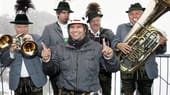 Andy Borg hatte den "Stadl" mit der Ausgabe am 23. September 2006 übernommen, nachdem Ende 2005 Moiks Vertrag wegen gesundheitlicher Probleme nicht verlängert worden war. Vor seinem Debüt posierte der Sänger mit einer bayerischen Blaskapelle auf dem Zugspitzgipfel bei Garmisch Partenkirchen.