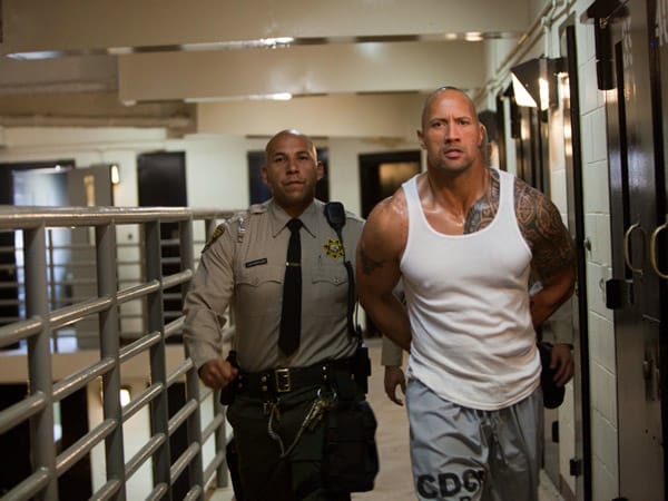 Zehn Jahre hat Driver (Dwayne Johnson) im Gefängnis verbracht. Dabei verging kein einziger Tag, an dem er nicht von Rachegedanken besessen gewesen wäre. Ein verpfuschter Banküberfall führte zu seiner Verhaftung und zum Tode seines Bruders. Zehn Jahre hat Driver (Dwayne Johnson) im Gefängnis verbracht. Dabei verging kein einziger Tag, an dem er nicht von Rachegedanken besessen gewesen wäre. Ein verpfuschter Banküberfall führte zu seiner Verhaftung und zum Tode seines Bruders.
