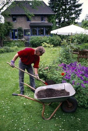 Gartenboden richtig pflegen
