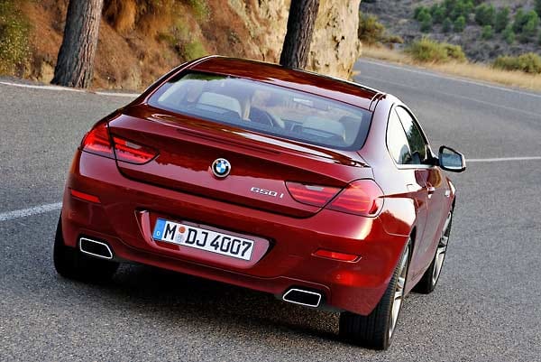 Für den BMW 650i muss man mindestens 85.700 Euro hinlegen, der 640i ist ab 74.700 Euro zu haben.