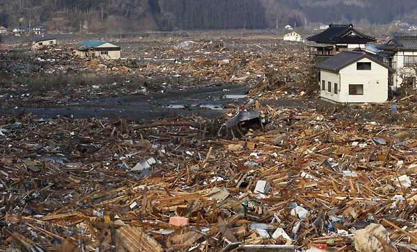 Häuser wurden einfach weggespült. Ein Trümmerfeld blieb nach dem Tsunami zurück.