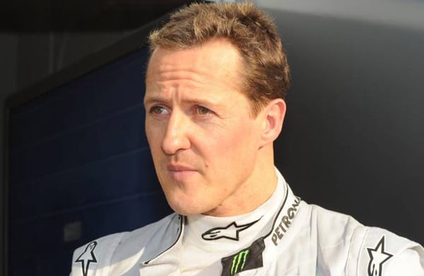 Rekordweltmeister Michael Schumacher von Mercedes GP kassiert pro Jahr 18 Millionen Euro. Zu den zwölf Millionen Gehalt kommen sechs Millionen aus Werbe-Verträgen.
