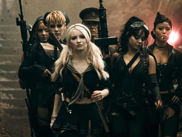 Gemeinsam mit Rocket (Jena Malone), Blondie (Vanessa Hudgens), Amber (Jamie Chung) und Sweet Pea (Abbie Cornish) begibt sich Babydoll auf die Suche nach fünf Gegenständen, die allen die Freiheit bringen soll. Gemeinsam mit Rocket (Jena Malone), Blondie (Vanessa Hudgens), Amber (Jamie Chung) und Sweet Pea (Abbie Cornish) begibt sich Babydoll auf die Suche nach fünf Gegenständen, die allen die Freiheit bringen soll.