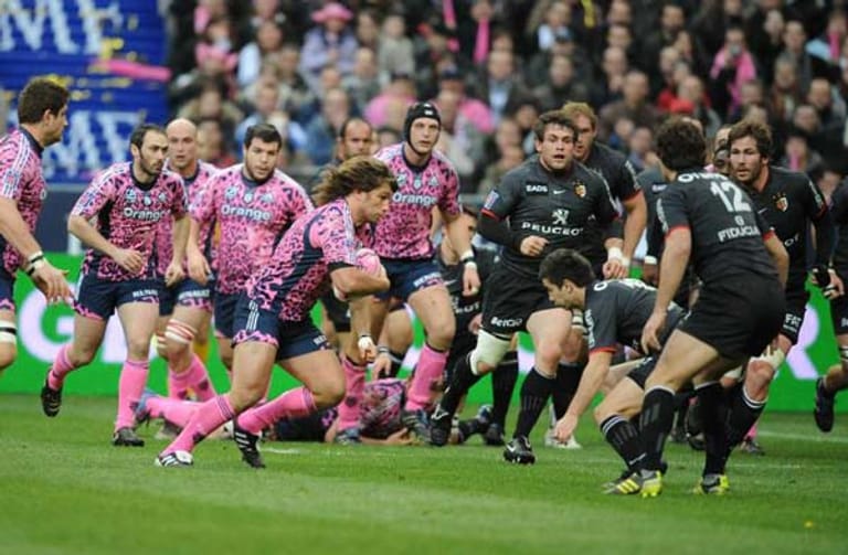 Den Vogel abgeschossen haben aber definitiv die Rugby-Spieler des französischen Klubs Stade Francais Paris. Ob im sexy rosa Leopardenshirt, ...