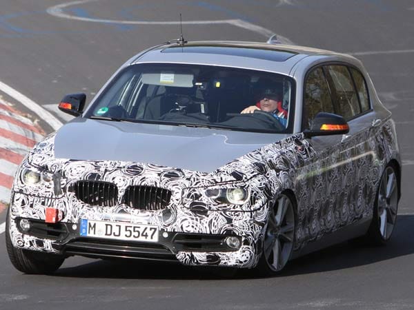 Vor allem in der Frontpartie unterscheidet sich der neue 1er BMW von der aktuellen Generation. Das sieht man vor allem am Kühlergrill.